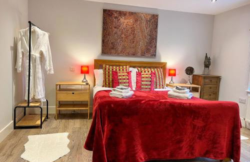 Sleeps 2 - Garden & Hot Tub Option - Photo 10