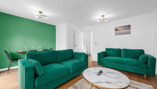 City Superhost 3-Bed House with Garden Free Parking - Foto 3