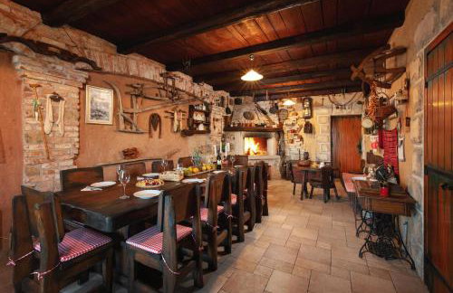 Luxury Villa Lovric with private heated pool, Jacuzzi, Sauna and private tavern - Foto 105