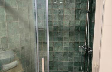 Plaza Victoria Apartments - Photo 9