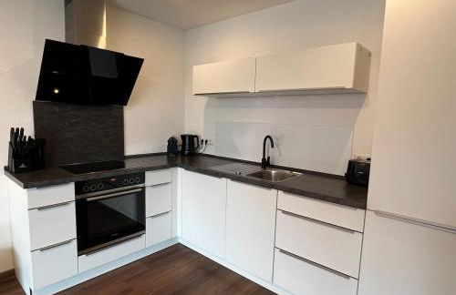 Jellys Apartment - 70qm - Balkon - Küche - Parken - 2x smart TV - King Size Bett - nur 5min zum Europa Park - Foto 41