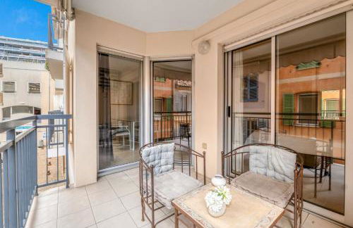 1 Chambre - Ascenseur - Spacieux - Proche palais - Foto 13