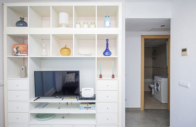 Beautiful Apartment With View - Photo 15