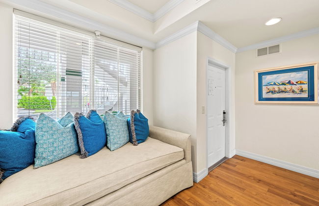 Catina Vacation Rental: Bright 2-BR Condo with Lake Views. Located in Lely Resort with Pool, Hot Tub, and Golf Access. Ideal for Golfers and Beachgoers, Minutes from Naples and Marco Island - Foto 2