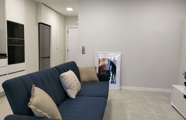 Amazing Green Tower 3 Castle Flat With Balcony - Photo 26