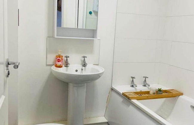 2 Bed Self Contained Apartment Wrexham - Photo 13