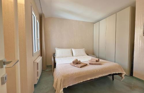 Luxury Seafront Apartment - Beach Access - Parking & WiFi - by Coral Property - Foto 41