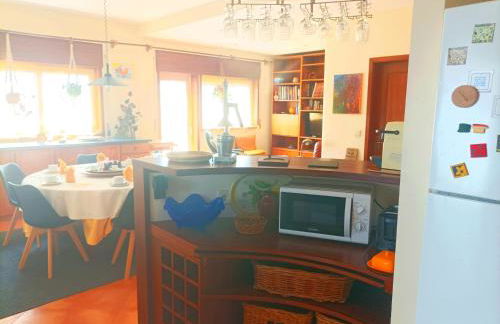 Yellow House - Photo 31