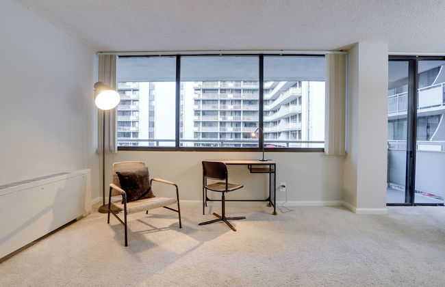 Modern Apt Near Airport & Metro - Photo 31