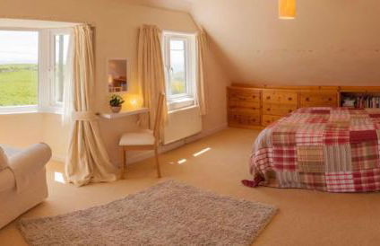 Spacious Coastal Home with Stunning Sea Views - Foto 26