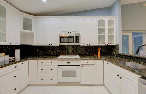 4BR Lakeview vacation home with 5beds, sleeps 10, Game Room, Mins to Sawgrass Mills - Foto 5