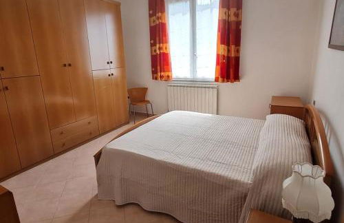 Wayne's house, a short walk to the waterfalls - Photo 10