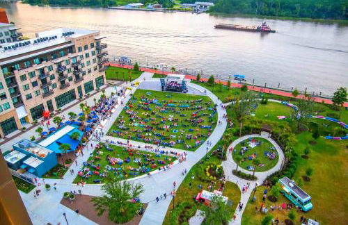 Downtown Riverfront Luxury, Steps to River Street - Foto 8