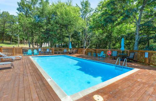 Table Rock Lake Cabin - Hawthorn #12 with Lake Access Hot Tub Outdoor Pool - Foto 25