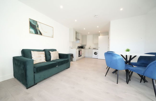 Heathrow Charge and Go - Photo 55