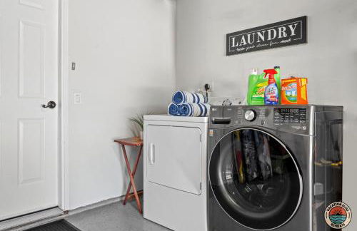 The Splash Society-Pool, Spa, Games, and Vibes - Photo 49