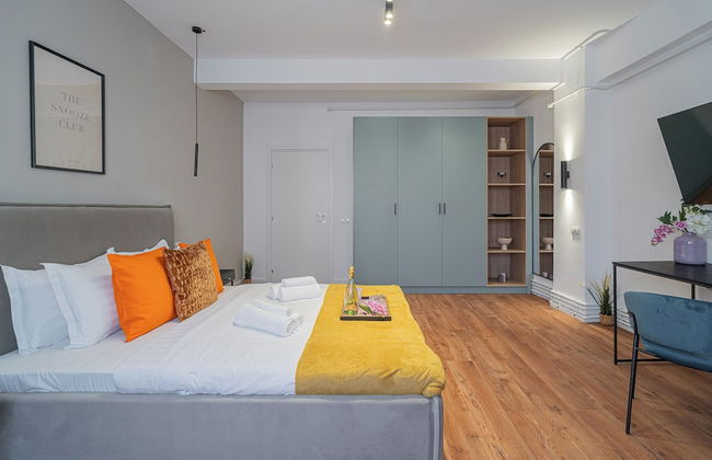 Playful & Trendy 2BR on Regina Elisabeta, Steps to Cismigiu Gardens | Bathtub & Boulevard Views - Foto 2