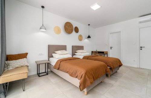 Villa Zen with 4 bedrooms, private 32 sqm pool, summer kitchen, 7 km from the beach - Photo 23