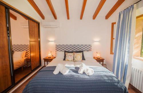 Villa renovada vista al mar y piscina climatizada - Foto 18