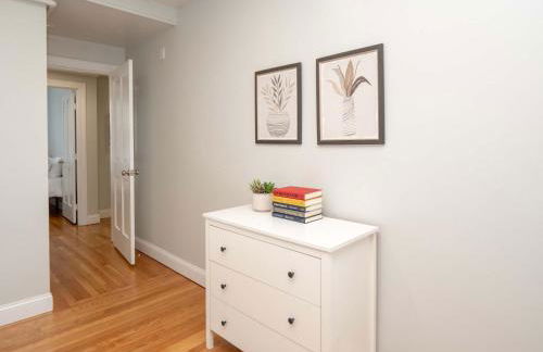 Jennifer's Cozy Apt Near Brown w In Unit Laundry - Foto 23