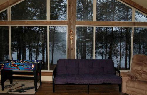 Lakefront Cabin Getaway with Firepit near Ozark National Forest in Scranton, Arkansas - Foto 2