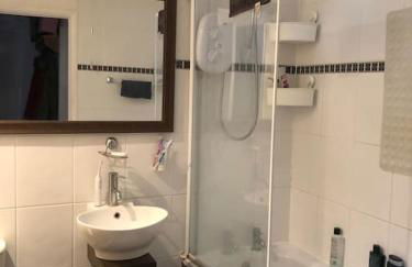 Lovely riverside flat - Foto 18