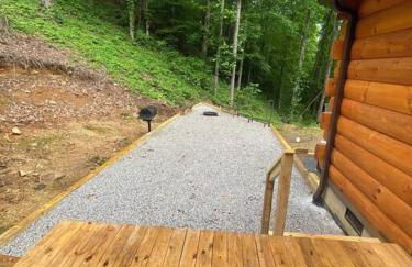 Rustic Modern Cabin with Hot Tub near rafting and Great Smokey Mountains - Foto 23