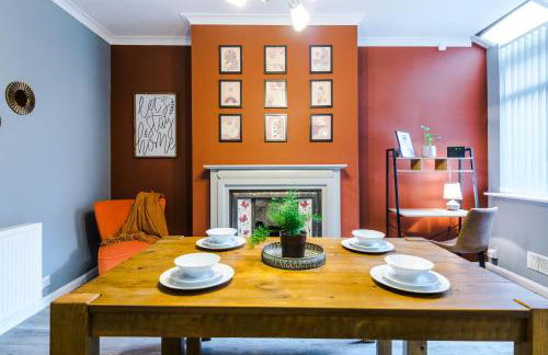 Spacious Modern Chester Home - Great Location - Photo 33