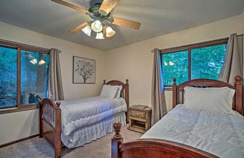 Hot Tub and Game Room Mountain Retreat in Otto! - Foto 15