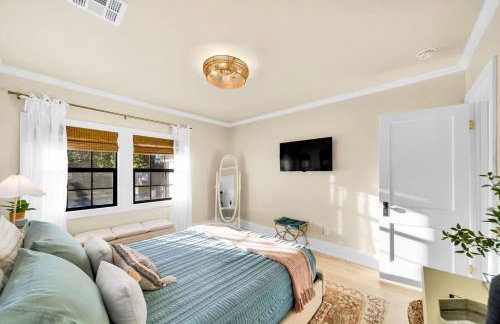 Fully Restored cottage, AMAZING game room, hot tub - Foto 14