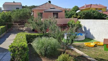 Family holiday house Ivana - Foto 3, Garden