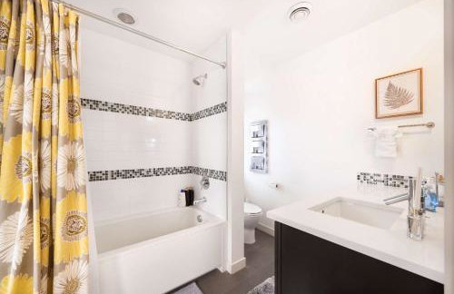 Designer Fremont Retreat w Mount Views & Office - Photo 27