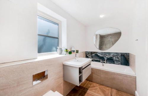 Greenwood House - Photo 12