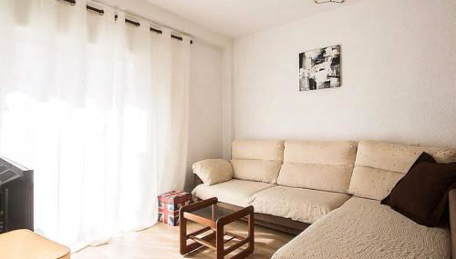 COSY 3 BED APT 200m FROM BEACH WiFi - Photo 3