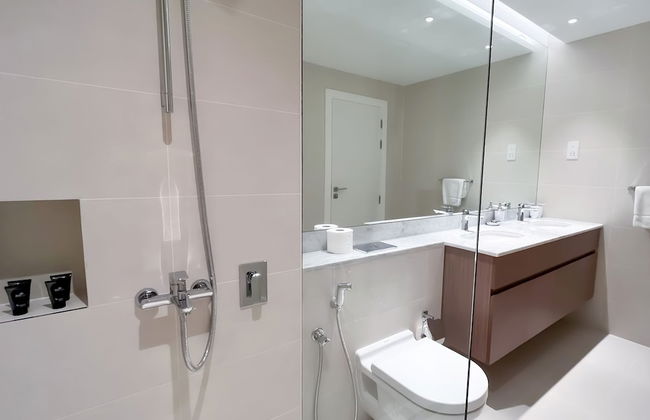 Stunning Beach View Apt. with Balcony Jumeirah La Mer - Photo 32