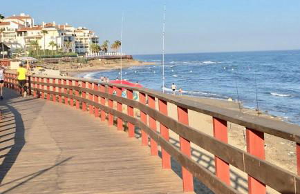 BEACHFRONT APARTMENT In LA CALA DE MIJAS - Photo 41