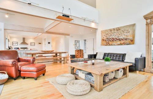 Northern Lights! Hot Tub!! Game Room!! Expansive and Spacious!! - Foto 10