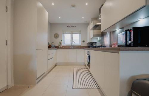 3 Bed House Business Sleeps 5 Location Wifi - Foto 13