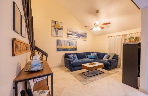 Townhome in PBG, king bed, pergola, BBQ & fire pit - Photo 13