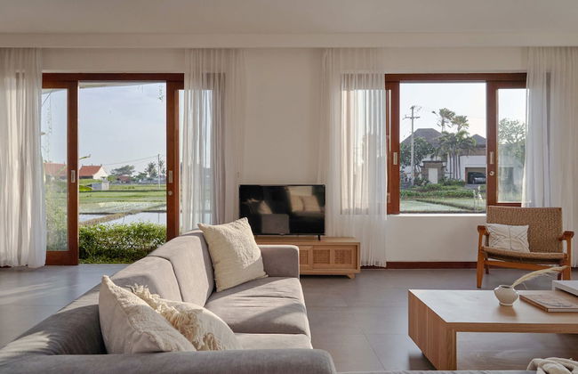 Om Cemagi Beach Villa - Foto 37