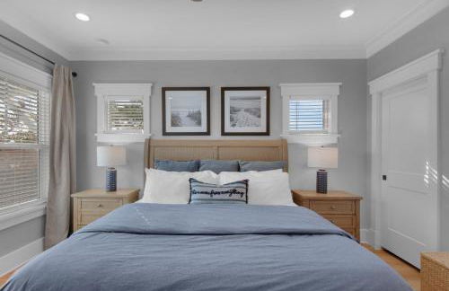 Golf Cart, 3 King Beds, Covered Rooftop Area, Half Mile to Beach! - Foto 4