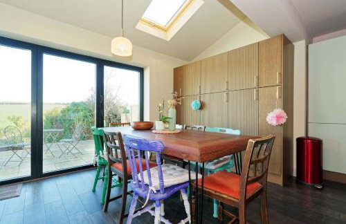 Kent Downs Cottage Modern Family Retreat near Canterbury - Photo 3