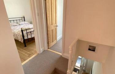 Beautiful 2 bed end terrace Victorian town house - Foto 14