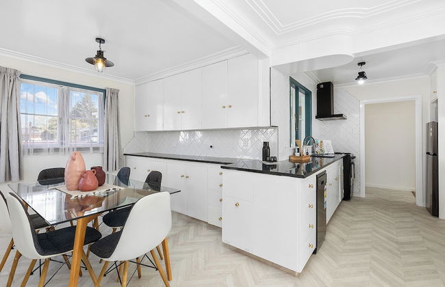 The House of Hazel - Photo 8