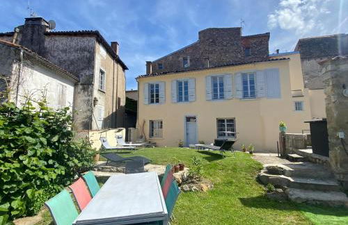 3 pièces spacieux plein centre, parking,clim, terrasse, jardin - Foto 4