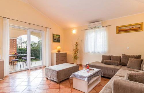 Apartment Lara with pool - Foto 8