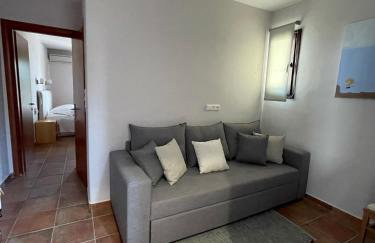 Trizonia Bay Hotel - Photo 56