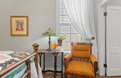 Historic 1914 Cottage, Near Downtown, UNR & Hospitals, Early Check In - Foto 16