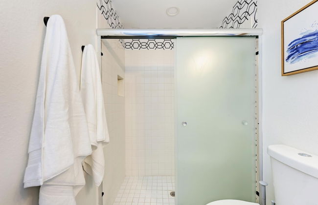 Charming Florida Beach Home w King Bed Patio - Photo 6