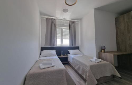 Villa Madison, Spacious Sea View Apartments Near Zadar with heated pool - Photo 34